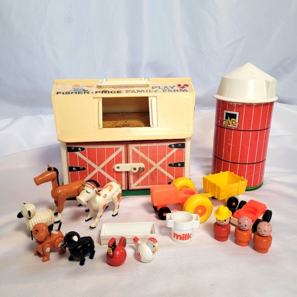 VTG 1960'S Fisher Price Little People Farm Playset Barn Silo & Figures Lot